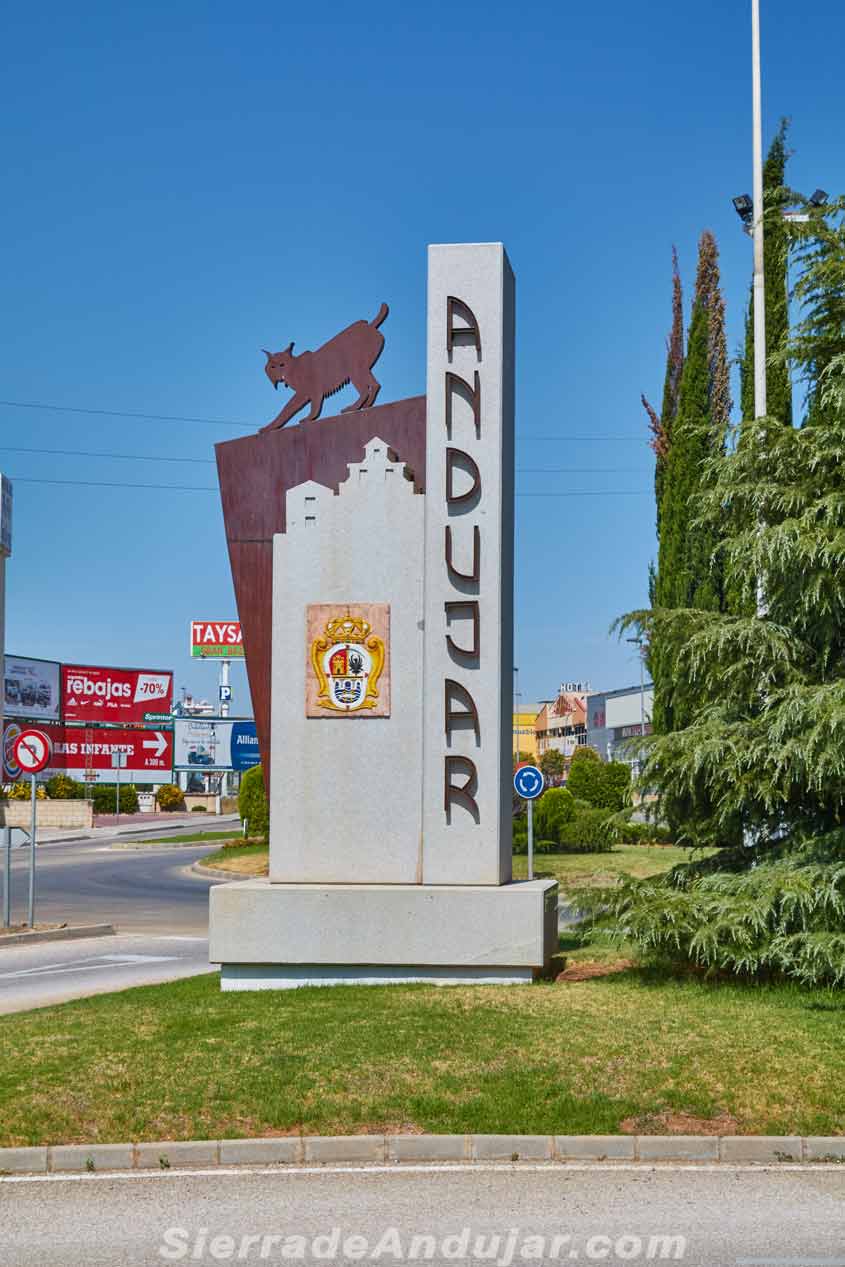 Monumento al lince Andújar